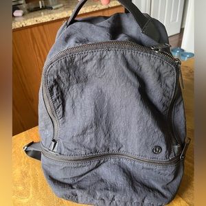 Black Lululemon mini Adventurer